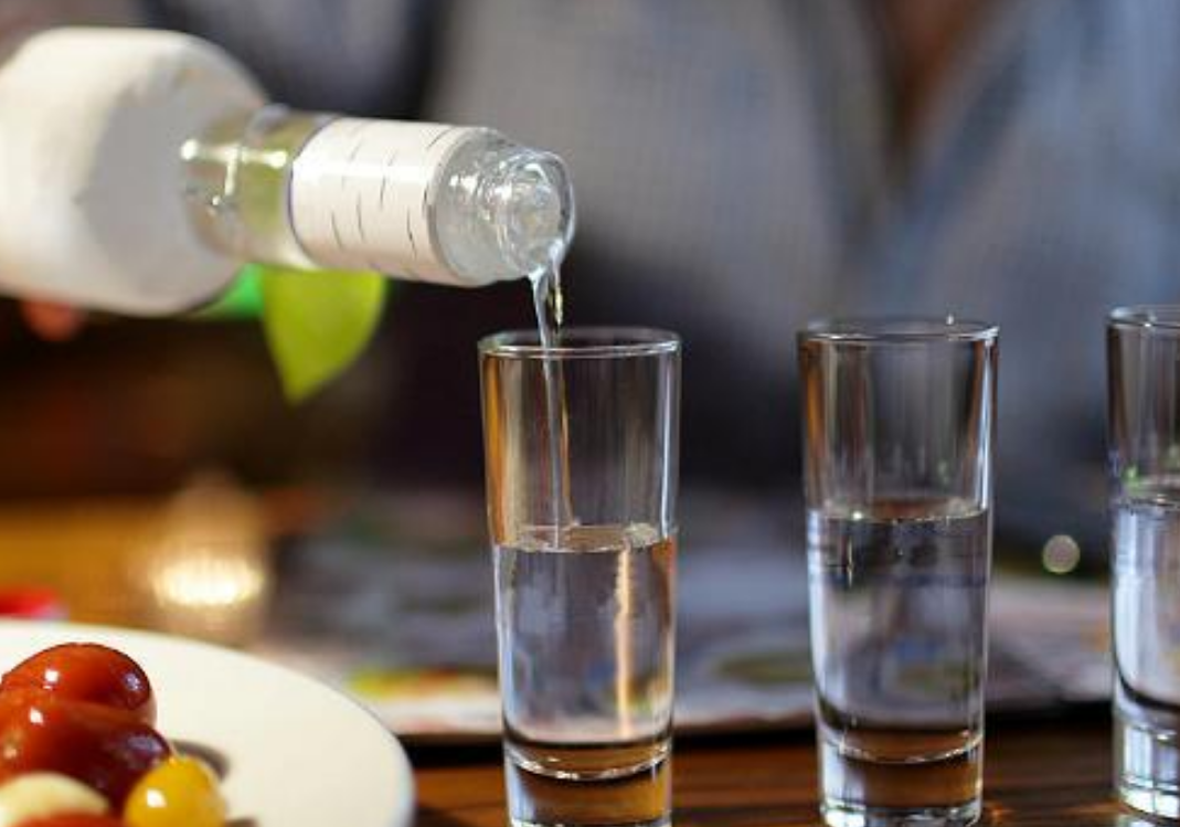 介绍8种饮食醒酒法，在家里就能科学醒酒