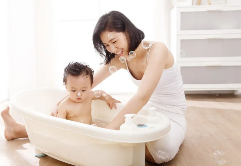 老人和婴儿洗澡要注意什么？关于洗澡的8个真相